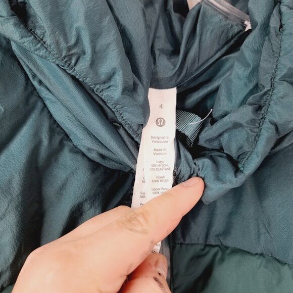 Lululemon Women's Teal Running Down for It All Thermal Puffer Jacket Size 4 - Picture 6 of 7